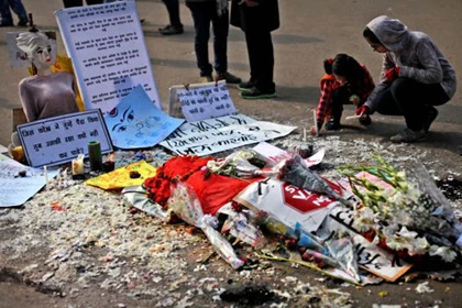 Cha cô gái bị cưỡng hiếp bác việc lộ danh tính ảnh 1