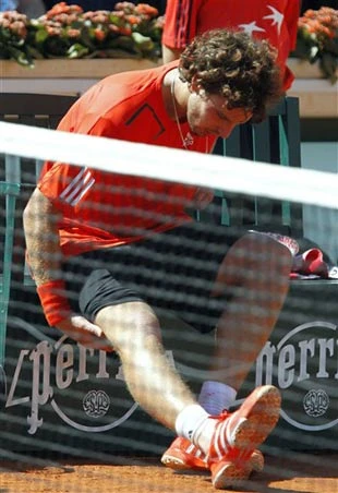 Hạt giống Gulbis rời Pháp mở rộng ngay ngày khai mạc ảnh 1