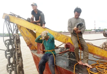 “Chuyên gia” vớt xác ảnh 1