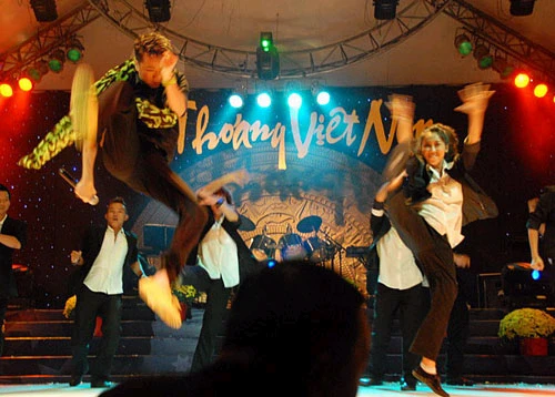 Mr Đàm trình diễn võ thuật đẹp mắt ảnh 3