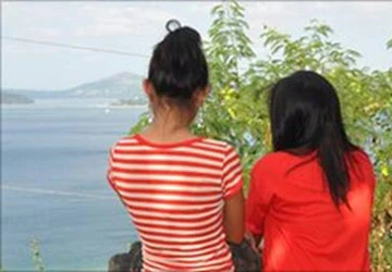 Những cô gái bị lừa vào kỹ nghệ sex ảo ảnh 1