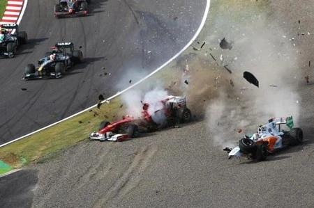 Những khoảnh khắc ấn tượng mùa F1 2010 ảnh 4
