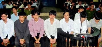 Những "phi vụ đen" của tập đoàn vệ sĩ ảnh 1