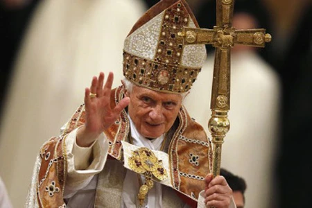 Vatican thừa nhận Giáo hoàng Benedict XVI dùng máy trợ tim ảnh 1