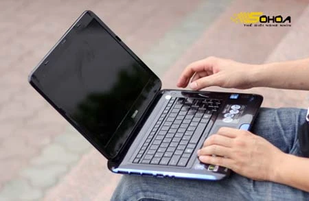 Satellite E200 với thiết kế "lạ" ảnh 1