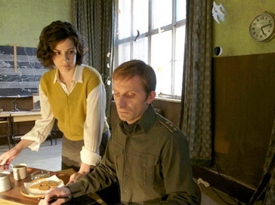 Angelina Jolie đặt tên cho phim đầu tay ảnh 2