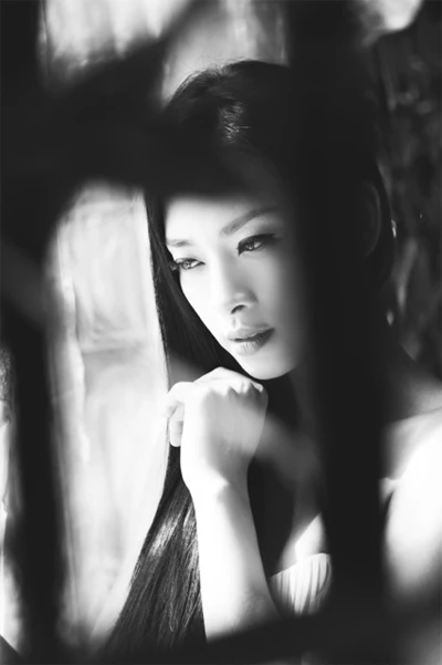 Ngô Thanh Vân gợi cảm trong nắng ảnh 2