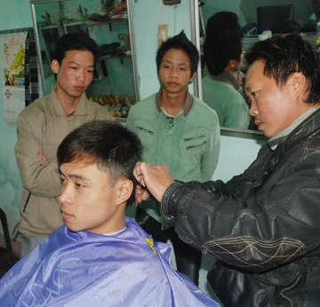 Cây kéo vàng của người nghèo ảnh 3