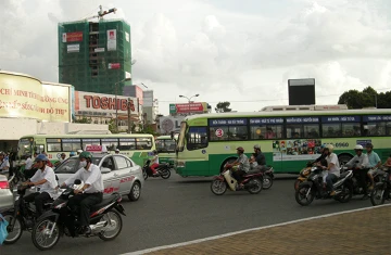 Nỗi lòng người Sài Gòn đi xe buýt ảnh 1