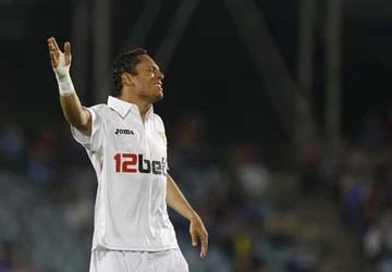 Chiêu mộ Adriano, Barcelona hoàn tất đôi cánh Brazil ảnh 1