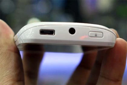 Mở hộp điện thoại Nokia 603 màn hình sáng nhất ở VN ảnh 8