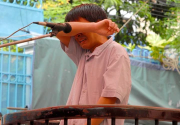 Bàn tiếp về nhân thân tốt: Đừng “đánh người chạy lại” ảnh 1