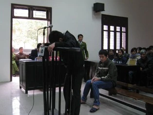 Hiếp dâm em gái bạn thân ảnh 1