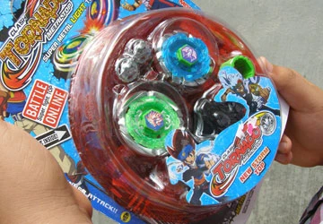 Ra ngõ “đụng” đồ chơi nguy hại ảnh 1