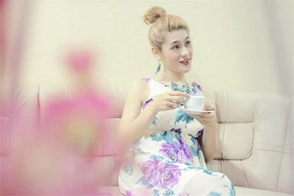 Lâm Chí Khanh tung ảnh xinh đẹp ở bệnh viện Thái Lan ảnh 1