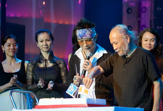 Jimmii Nguyễn trở thành công dân Việt Nam ở tuổi 42 ảnh 2