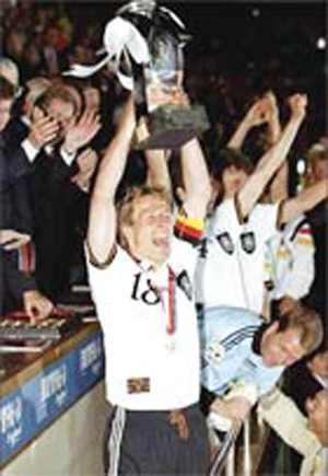 Euro 1996 : Lần thứ 3 người Đức đứng trên đỉnh vinh quang ảnh 1 Euro 1996 : Lần thứ 3 người Đức đứng trên đỉnh vinh quang ảnh 1