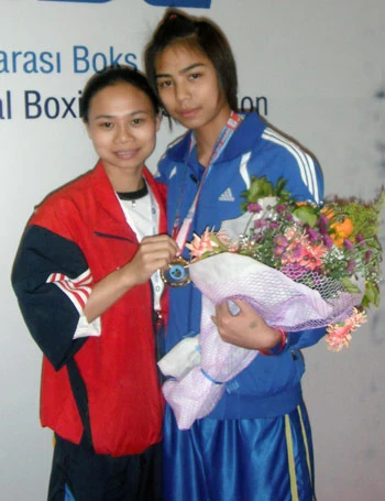 Nữ võ sĩ Việt Nam vô địch boxing trẻ thế giới ảnh 1