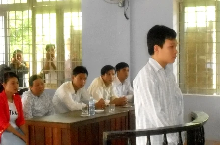 Chửi mẹ, đòi đốt nhà và chém công an trọng thương ảnh 1 Chửi mẹ, đòi đốt nhà và chém công an trọng thương ảnh 1