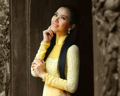 Vụ những người đẹp bán dâm: Á hậu xế độ Tuyết Nhung cầu cứu Bộ Công an ảnh 1 Vụ những người đẹp bán dâm: Á hậu xế độ Tuyết Nhung cầu cứu Bộ Công an ảnh 1