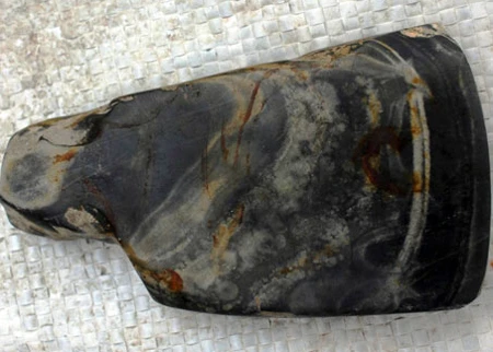 Phát hiện rìu đá cổ niên đại 5.000 năm ảnh 1