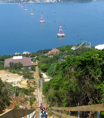 Xe trượt núi đặc biệt ở Vinpearl Land ảnh 1