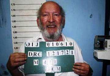 Cảnh sát Pháp bắt giữ chủ công ty túi nâng ngực ảnh 1