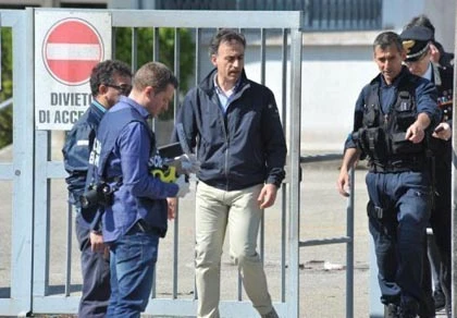 Italia bắt 2 nghi phạm đánh bom trường học ảnh 1 Italia bắt 2 nghi phạm đánh bom trường học ảnh 1