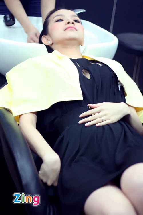 Hoa hậu Thùy Lâm mang bầu ảnh 10