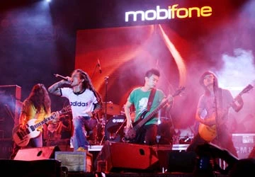 Bão rock không đủ lửa ảnh 1