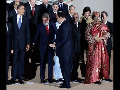 Thời trang "quái" của ông Gaddafi ảnh 4