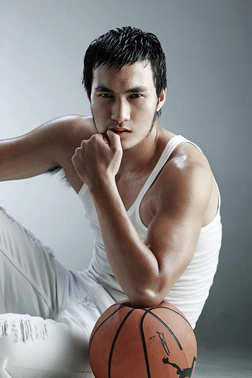 Siêu mẫu Quang Thịnh khoe hình thể rắn rỏi ảnh 4 Siêu mẫu Quang Thịnh khoe hình thể rắn rỏi ảnh 4