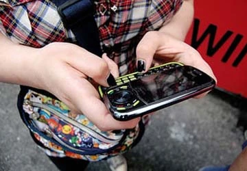 Giới trẻ Mỹ “cày” hơn 3000 tin nhắn mỗi tháng ảnh 1