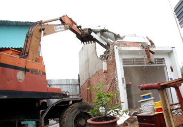 Tháo dỡ 30 căn nhà không phép tại Bình Chánh ảnh 2