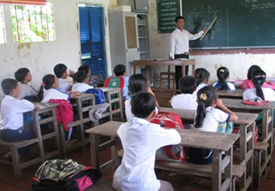 “Thưởng Tết” giáo viên bằng… gói bột ngọt ảnh 1