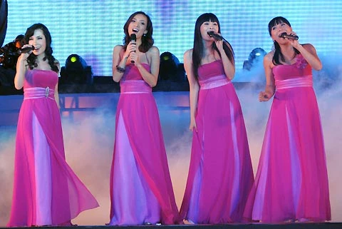 Năm Dòng Kẻ lãng mạn trong ca khúc Hoa xuân ca (NS: Trịnh Công Sơn).