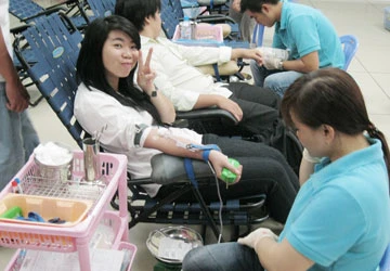 Sinh viên SaigonTech hiến máu nhân đạo ảnh 1