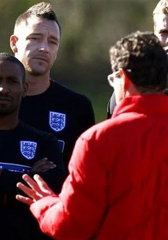 "Cầu thủ suy đồi vì giàu quá sớm" ảnh 1