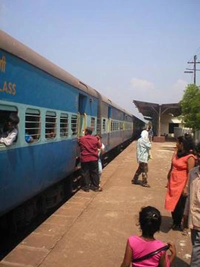 Chuyến tàu hỏa dành riêng cho phụ nữ ảnh 1