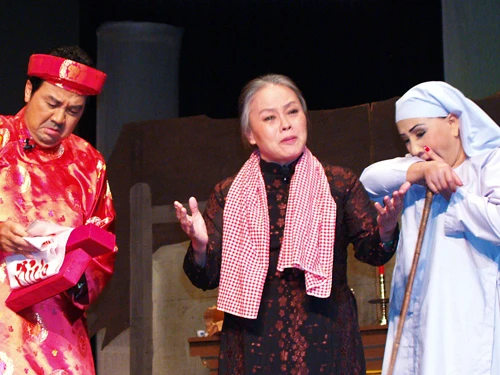 NSND Lệ Thủy xúc động trong tiệc họp mặt đoàn Kim Chung ảnh 1