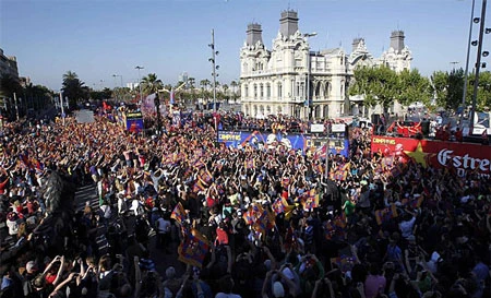 Barcelona ăn mừng chức vô địch La Liga thứ 22 trong lịch sử ảnh 7