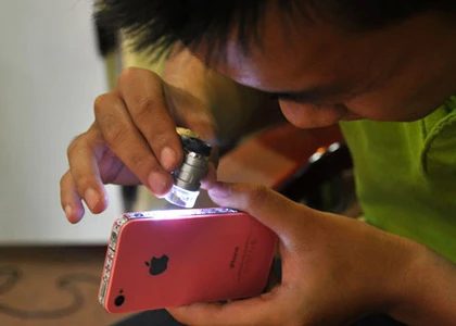 iPhone 4 màu hồng đính ruby của hotgirl Sài Gòn ảnh 10