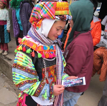 Ấm áp phiên chợ Đồng Văn thương nhớ ảnh 1