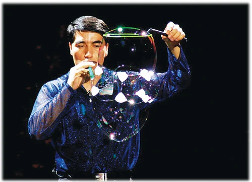 Kỷ lục gia Fan Yang biểu diễn tại VN ảnh 1