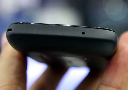 Đập hộp HTC Explorer chính hãng giá dưới 6 triệu ảnh 5