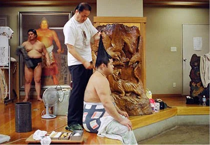Cuộc sống dưới võ đài của võ sĩ Sumo ảnh 2