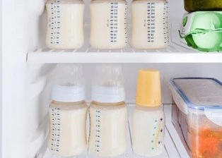 Vắt và bảo quản sữa mẹ đúng cách ảnh 1