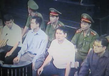 Lê Công Định 5 năm tù, Trần Huỳnh Duy Thức 16 năm tù ảnh 1