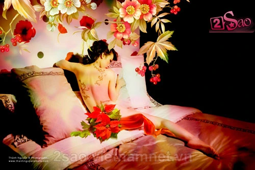 Ngắm Quỳnh Thy nude trên giường ngủ ảnh 5