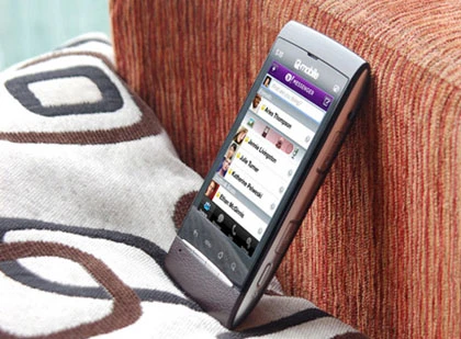 10 mẫu di động Android tầm trung "đắt khách" ảnh 3